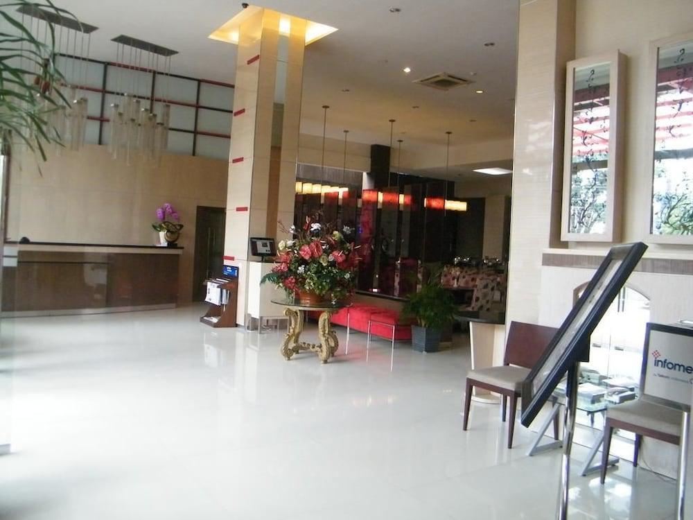 Scarlet Dago Hotel Bandung Exterior photo
