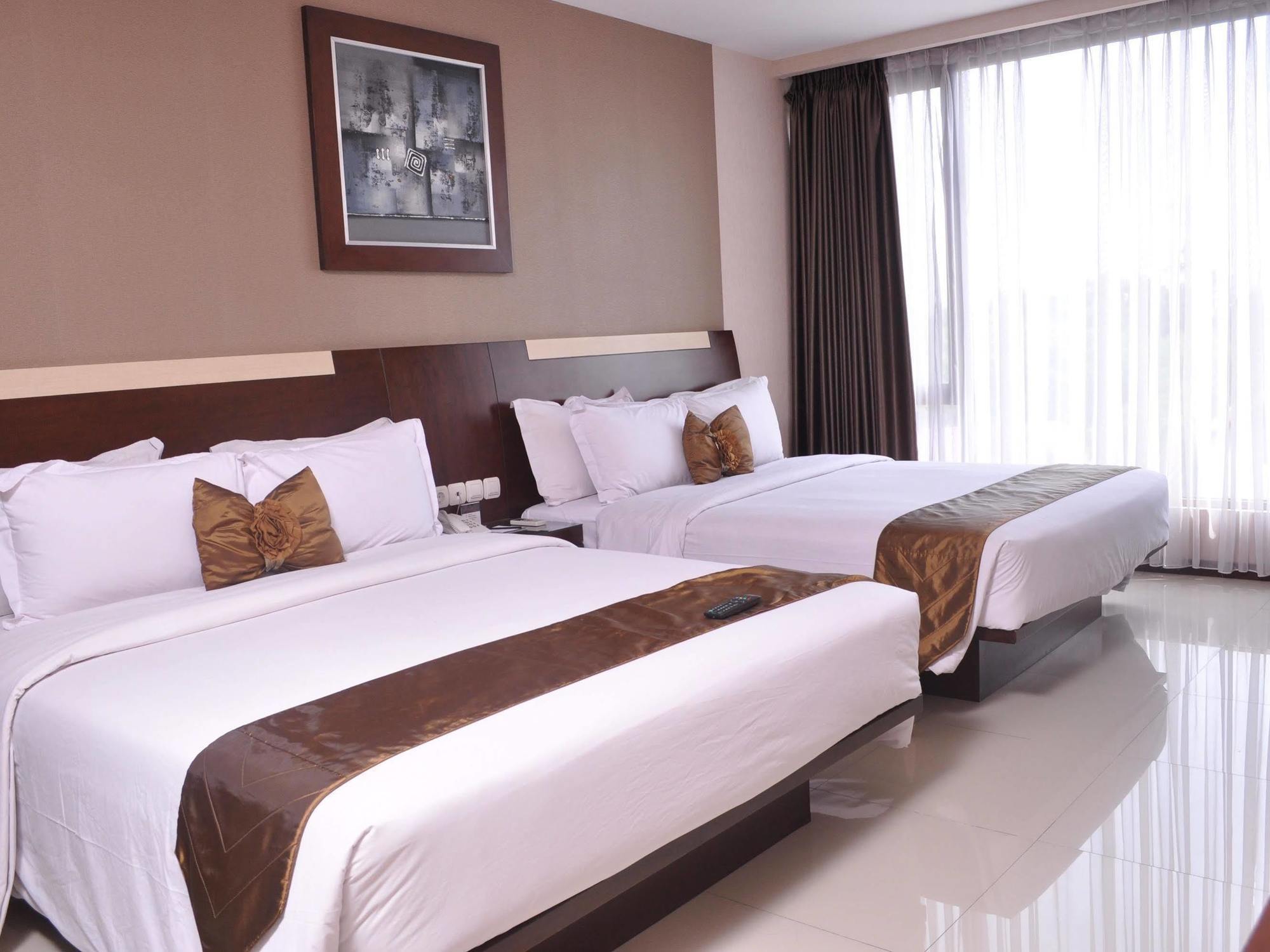 Scarlet Dago Hotel Bandung Exterior photo