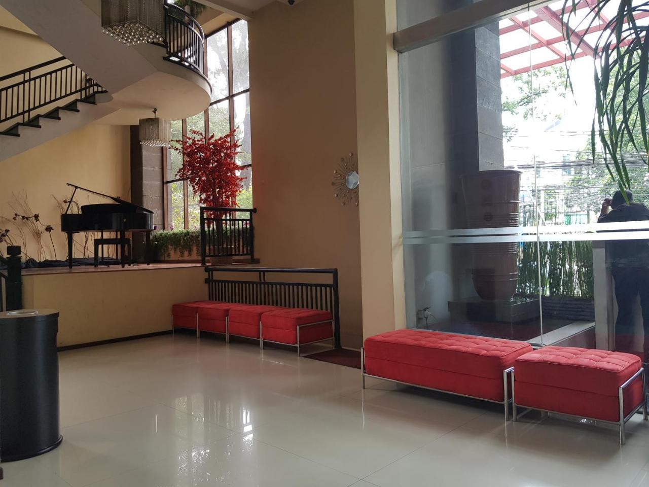 Scarlet Dago Hotel Bandung Exterior photo