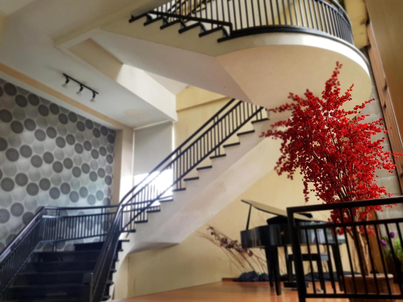 Scarlet Dago Hotel Bandung Exterior photo