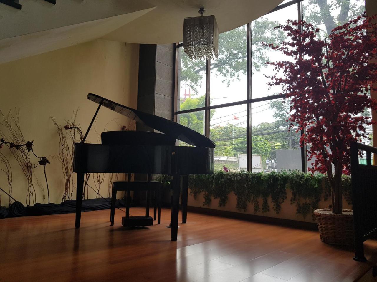 Scarlet Dago Hotel Bandung Exterior photo