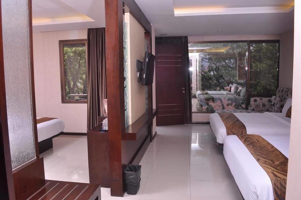 Scarlet Dago Hotel Bandung Exterior photo